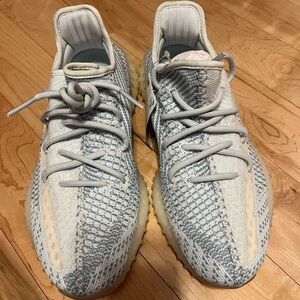 Yeezy Boost 350 V2